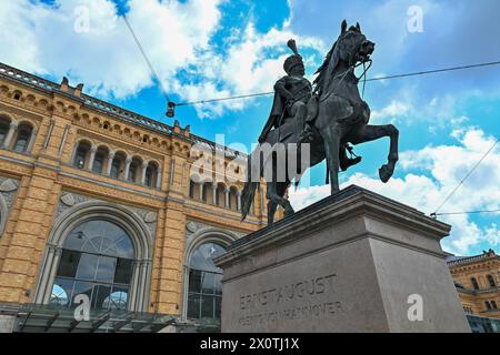 Re Ernst Agosto Statua di Albert Wolff, 1861 - Hannover, bassa Sassonia, Germania Foto Stock