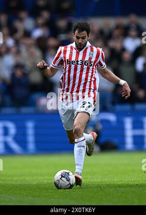 Mehdi Léris di Stoke Cityfa una pausa durante la partita del Campionato Sky Bet Sheffield Wednesday vs Stoke City a Hillsborough, Sheffield, Regno Unito, 13 aprile 2024 (foto di Craig Cresswell/News Images) in, il 4/13/2024. (Foto di Craig Cresswell/News Images/Sipa USA) credito: SIPA USA/Alamy Live News Foto Stock