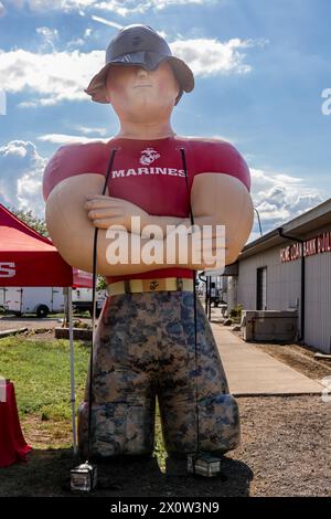 Un marine gonfiabile usato per reclutare militari presso la zona fieristica della contea di Allen a Fort Wayne, Indiana, USA. Foto Stock