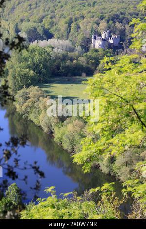 La valle del fiume Dordogna tra i castelli di Castelnaud, Fayrac e Beynac nel Périgord Noir. Medioevo, storia, architettura, natura, en Foto Stock