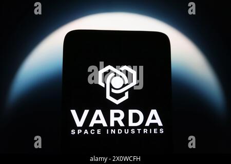 Ucraina. 13 aprile 2024. In questa immagine, un logo Varda Space Industries è visibile sullo schermo di uno smartphone. Credito: SOPA Images Limited/Alamy Live News Foto Stock