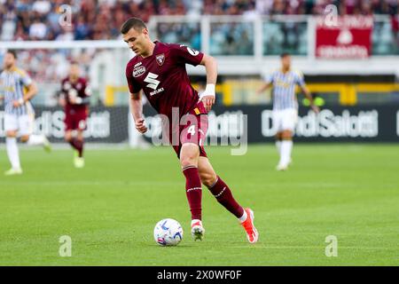 Alessandro Buongiorno del Torino FC durante la partita di serie A tra Torino FC e Juventus FC il 13 aprile 2024 allo Stadio Olimpico grande Torino di T Foto Stock