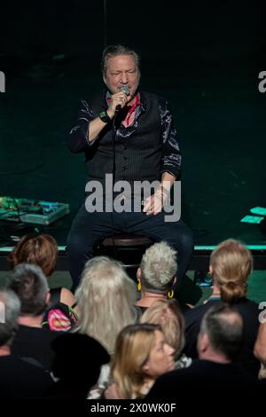 Budapest, Ungheria. 13 aprile 2024. Istvan Voros si esibisce in un concerto dal vivo al MOMKult di Budapest, Ungheria, il 13 aprile 2024. (Foto di Robert Szaniszlo/NurPhoto) credito: NurPhoto SRL/Alamy Live News Foto Stock