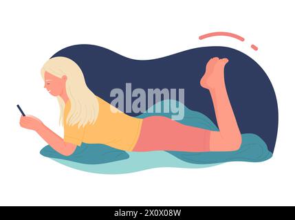 Ragazza felice sdraiata a letto la notte, tenendo il telefono per leggere i messaggi dei social media immagine vettoriale Illustrazione Vettoriale