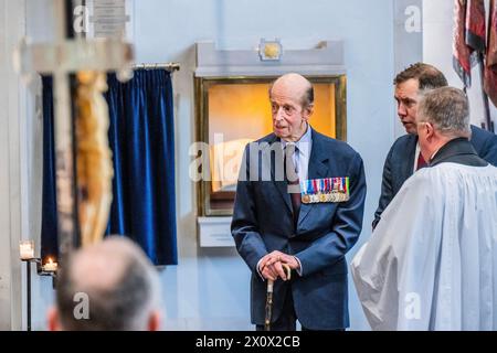 Londra, Regno Unito. 14 aprile 2024. RH il duca di Kent arriva per partecipare alla parata della domenica Nera delle guardie scozzesi nel suo 50° anno come colonnello del reggimento. La parata si svolse presso la Guards Chapel, il Guards Memorial, e Wellington Barracks, Westminster. La domenica Nera è il punto più alto dell'anno per il reggimento, la cui storia risale al 1642. E' il loro ricordo annuale del servizio domenicale e della sfilata quando rendono omaggio a tutti quelli che sono passati prima, credito: Guy Bell/Alamy Live News Foto Stock