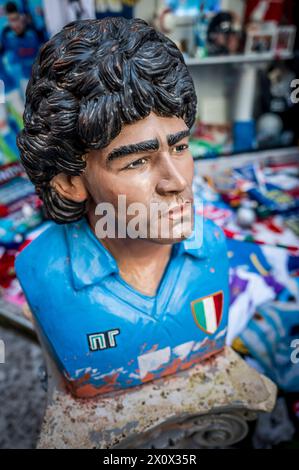 Il murale e il santuario di Maradona in via Emanuele de Deo, Napoli, Italia Foto Stock