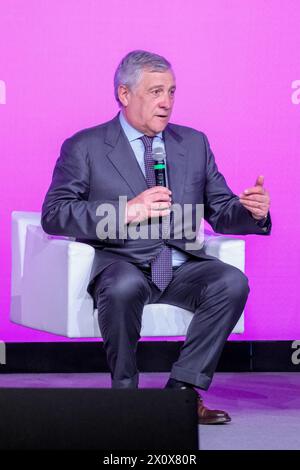 Verona, Italia. 14 aprile 2024. Il Ministro degli Esteri Antonio Tajani durante la cerimonia di apertura della 56a Edizione del Vinitaly, esposizione Internazionale del vino e degli alcolici a Verona il 14 aprile 2024. Italia crediti: Roberto Tommasini/Alamy Live News Foto Stock