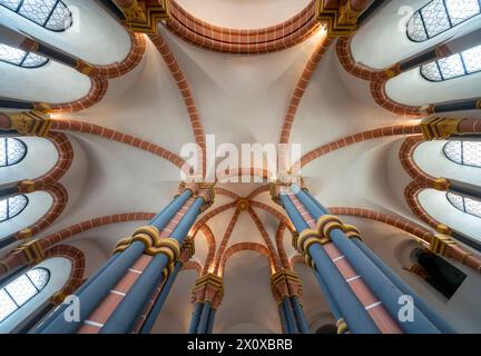 Vianden, Schloß Vianden, Schloßkapelle, Oberkirche, Blick ins Gewölbe Foto Stock