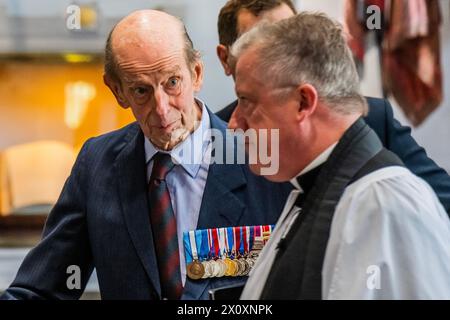 Londra, Regno Unito. 14 aprile 2024. RH il duca di Kent arriva per partecipare alla parata della domenica Nera delle guardie scozzesi nel suo 50° anno come colonnello del reggimento. La parata si svolse presso la Guards Chapel, il Guards Memorial, e Wellington Barracks, Westminster. La domenica Nera è il punto più alto dell'anno per il reggimento, la cui storia risale al 1642. E' il loro ricordo annuale del servizio domenicale e della sfilata quando rendono omaggio a tutti quelli che sono passati prima, credito: Guy Bell/Alamy Live News Foto Stock