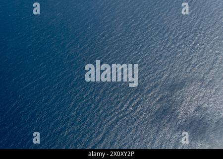 Superficie del mare e dolori, vista dall'alto del mare, risorsa grafica. Foto Stock