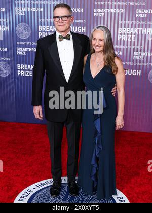 LOS ANGELES, CALIFORNIA, USA - 13 APRILE: David Baszucki e Jan Ellison arrivano alla decima cerimonia annuale del Premio Breakthrough tenutasi all'Academy Museum of Motion Pictures il 13 aprile 2024 a Los Angeles, California, Stati Uniti. (Foto di Xavier Collin/Image Press Agency) Foto Stock