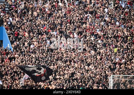 Sassuolo, Italia. 14 aprile 2024. Tifoso dell'AC Milan durante la partita di serie a Tim tra Sassuolo e Milano - serie A TIM allo Stadio Mapei - Sport, calcio - Sassuolo, Italia - domenica 14 aprile 2024 (foto di massimo Paolone/LaPresse) crediti: LaPresse/Alamy Live News Foto Stock