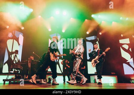 Roma, Italia. 13 aprile 2024. Il cantante e compositore Filippo Uttinacci, meglio conosciuto come Fulminacci, si esibisce sul palco del Palazzo dello Sport di Roma. (Foto di Valeria Magri/SOPA Images/Sipa USA) credito: SIPA USA/Alamy Live News Foto Stock