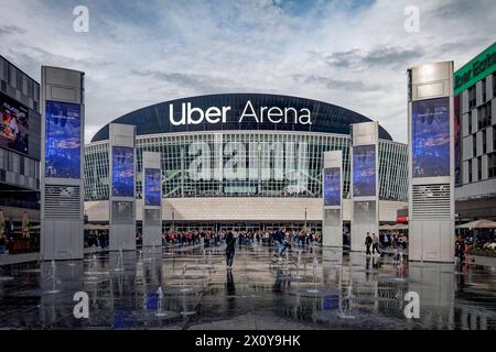 Uber Arena, bis 2015 O2 World Berlin, bis März 2024 Mercedes-Benz-Arena, Mehrzweckhalle, Sportveranstaltungen, Konzerte, eventi, Umbennung zur Uber-Arena ab aprile 2024. Uber Arena, bis 2015 O2 World Berlin, bis März 2024 Mercedes-Benz-Arena, Mehrzweckhalle, Sportveranstaltungen, Konzerte, eventi, Umbennung zur Uber-Arena ab 22.03.2024. *** Uber Arena, fino al 2015 O2 World Berlin, fino a marzo 2024 Mercedes Benz Arena, sala polivalente, eventi sportivi, concerti, eventi, rinominata Uber Arena dall'aprile 2024 Uber Arena, fino al 2015 O2 World Berlin, fino al marzo 2024 Mercedes Benz Arena, polivalente Foto Stock