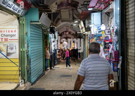 Gerusalemme, Israele - 1 settembre 2023. bazar del mercato nella città vecchia. Foto di alta qualità Foto Stock