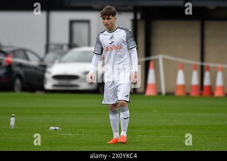 Landore, Swansea, Galles. 13 aprile 2024. Kai Rhodes di Swansea City durante la partita Under 18 Professional Development League tra Swansea City e Burnley alla Swansea City Academy di Landore, Swansea, Galles, Regno Unito, il 13 aprile 2024. Crediti: Duncan Thomas/Majestic Media. Foto Stock