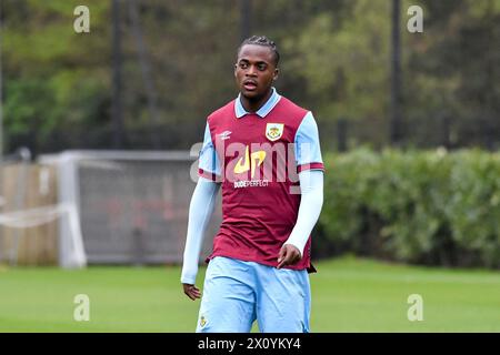 Landore, Swansea, Galles. 13 aprile 2024. Benji Wetshi di Burnley durante il match Under 18 Professional Development League tra Swansea City e Burnley alla Swansea City Academy di Landore, Swansea, Galles, Regno Unito, il 13 aprile 2024. Crediti: Duncan Thomas/Majestic Media. Foto Stock