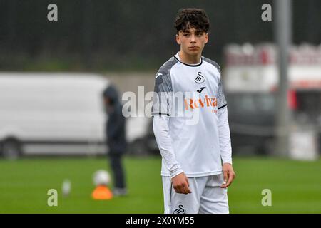 Landore, Swansea, Galles. 13 aprile 2024. Ramon Rees-Siso di Swansea City durante la partita Under 18 Professional Development League tra Swansea City e Burnley alla Swansea City Academy di Landore, Swansea, Galles, Regno Unito, il 13 aprile 2024. Crediti: Duncan Thomas/Majestic Media. Foto Stock