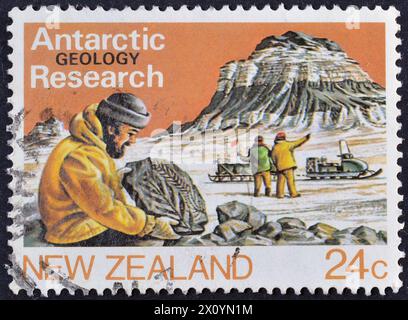 Francobollo cancellato stampato dalla nuova Zelanda, che mostra Geology, Antarctic Research, circa 1984. Foto Stock