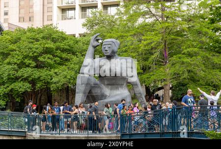 San Antonio, Texas - 6 aprile 2024: Lo storico lungofiume di San Antonio, Texas Foto Stock