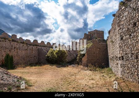 Castello cataro in cima a una montagna nel sud della Francia Foto Stock