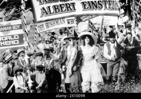 Yahoo Serious, Odile le Clezio, sul set del film australiano, 'Young Einstein', Warner Bros., 1988 Foto Stock