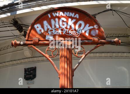 I Want Bangkok Street Sign in the Song Wat District Bangkok Thailandia Foto Stock