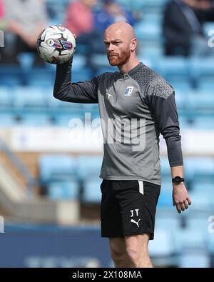 L'allenatore dei Barrow Jason Taylor durante la partita di Sky Bet League 2 tra Gillingham e Barrow al MEMS Priestfield Stadium di Gillingham sabato 13 aprile 2024. (Foto: Mark Fletcher | mi News) crediti: MI News & Sport /Alamy Live News Foto Stock