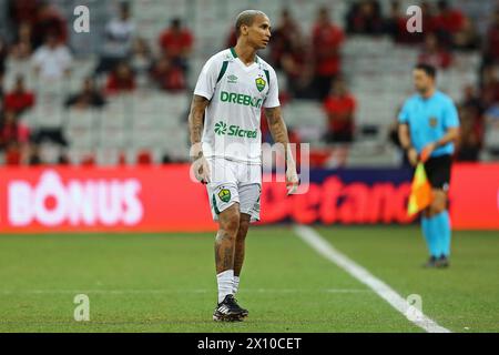 Curitiba, Brasile. 14 aprile 2024. Deyverson di Cuiaba, durante la partita tra Athletico Paranaense e Cuiaba, per la serie A 2024 brasiliana, allo stadio Ligga Arena, a Curitiba il 14 aprile. Foto: Heuler Andrey/DiaEsportivo/Alamy Live News crediti: DiaEsportivo/Alamy Live News Foto Stock