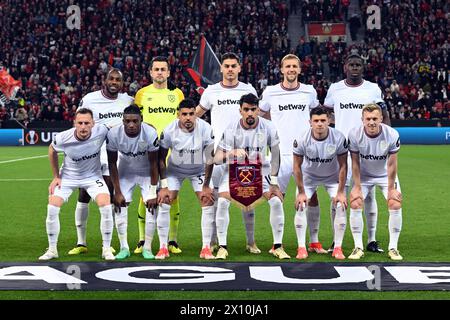 LEVERKUSEN - (posteriore lr) Kurt Zouma del West Ham United FC, West Ham United FC portiere Lukasz Fabianski, Konstantinos Mavropanos del West Ham United FC, Tomas Soucek del West Ham United FC, Michail Antonio del West Ham United FC (anteriore lr) James Ward Prowse del West Ham United FC, Mohammed Kudus del West Ham United FC, Emerson del West Ham United FC, Lucas Paqueta del West Ham United FC, Aaron Cresswell del West Ham United FC, Vladimir Coufal del West Ham United FC durante i quarti di finale di UEFA Europe League tra il Bayer 04 Leverkusen e il West Ham United alla BayArena l'11 aprile 2024 a Leverkus Foto Stock