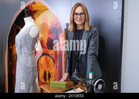 La scrittrice Maria Duenas durante la presentazione di El Tiempo Entre Costuras, il musical a Madrid, 14 marzo 2024, Spagna con: Maria Duenas dove: Madrid, Spagna quando: 14 marzo 2024 credito: Oscar Gonzalez/WENN Foto Stock