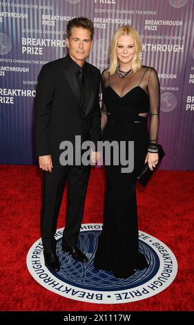 Los Angeles, California, Stati Uniti. 13 aprile 2024. (L-R) Rob Lowe e Sheryl Berkoff partecipano alla decima cerimonia annuale del Premio Breakthrough all'Academy Museum of Motion Pictures il 13 aprile 2024 a Los Angeles, California. Crediti: Jeffrey Mayer/Media Punch/Alamy Live News Foto Stock