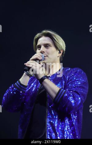 Schlagernacht des Jahres 2024 Vincent Gross, Schlagernacht des Jahres 2024, Barclay Cards Arena Hamburg 13.04.2024 *** Schlager notte dell'anno 2024 Vincent Gross, Schlager notte dell'anno 2024, Barclay Cards Arena Hamburg 13 04 2024 Copyright: XEventpressxBecherx Foto Stock