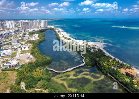 Vista droni sulla zona degli hotel di Cancun, Messico Foto Stock