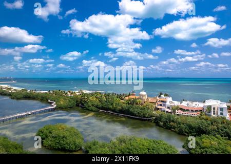 Vista droni sulla zona degli hotel di Cancun, Messico Foto Stock