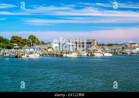 Cedar Island, NC, USA - 13 agosto 2022: Un cartello di benvenuto al punto d'ingresso del parco Foto Stock