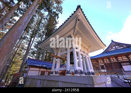 Tempio nell'area di Kongobu-ji Danjo Garan, uno storico complesso di templi buddisti a Koyasan, Koya, distretto di Ito, Wakayama, Giappone Foto Stock