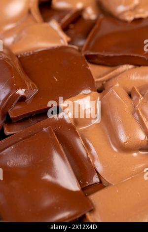 mescolate diversi tipi di cioccolato, bianco, amaro e cioccolato al latte Foto Stock