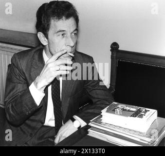 Hans Pretterebner, autore del libro "l'affare Lucona", catturato durante il procedimento a Vienna l'8 febbraio 1989. - 19890208 PD0007 - Rechteinfo: Diritti gestiti (RM) Foto Stock