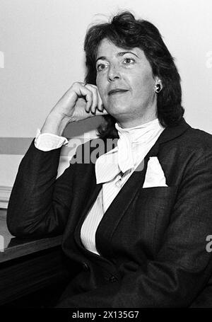 Vienna il 26 marzo 1990: Eva Nowotny, consulente per gli affari esteri nel gabinetto del Cancelliere federale austriaco, è stata invitata a testimoniare davanti al comitato investigativo Noricum. - 19900326 PD0004 - Rechteinfo: Diritti gestiti (RM) Foto Stock