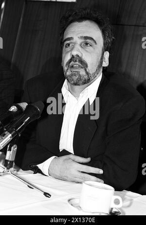 Johannes Voggenhuber del Partito Verde austriaco in una conferenza stampa tenutasi a Vienna l'8 ottobre 1990. - 19901008 PD0009 - Rechteinfo: Diritti gestiti (RM) Foto Stock