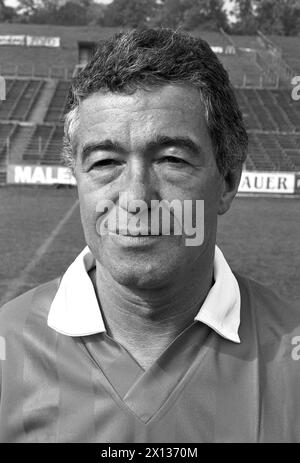 Vienna il 10 ottobre 1990: 25 anni dopo che la squadra di calcio austriaca colpì Londra con 3:2, gli "Eroi di Wembley" si incontrarono insieme in occasione di un invito di Toni Fritsch. Nella foto: Rudi Floegl. - 19901010 PD0023 - Rechteinfo: Diritti gestiti (RM) Foto Stock