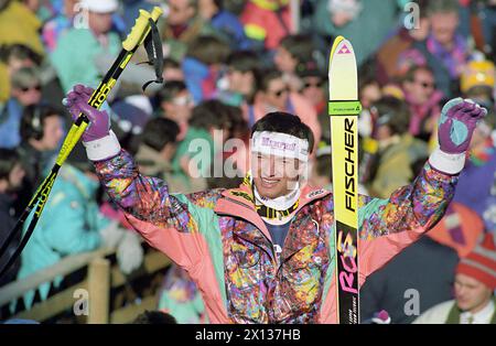 Concorso combinato maschile ai Campionati del mondo di Sci Alpino Saalbach-Hinterglemm dal 22 gennaio al 3 febbraio 1991. Nella foto: Stephan Eberharter (Austria, L) vince l'oro. - 19910123 PD0005 - Rechteinfo: Diritti gestiti (RM) Foto Stock