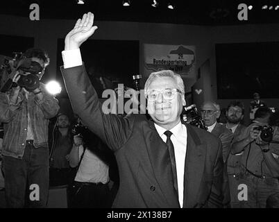 Convegno del Partito Popolare austriaco (OEVP) a Vienna il 28 giugno 1991: Erhard Busek è stato eletto 11° presidente del partito. - 19910628 PD0023 - Rechteinfo: Diritti gestiti (RM) Foto Stock