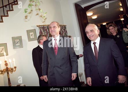 Vienna il 4 febbraio 1992: Incontro tra il presidente federale austriaco Thomas Klestil (l.) e re Hussein di Giordania. - 19940204 PD0009 - Rechteinfo: Diritti gestiti (RM) Foto Stock