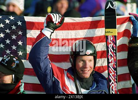 Olimpiadi invernali di Lillehamer 1994: Lo sciatore Tommy Moe (USA) celebra la sua vittoria dopo la corsa maschile del 13 febbraio 1994. - 19940212 PD0006 - Rechteinfo: Diritti gestiti (RM) Foto Stock