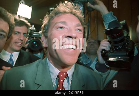 Vienna il 9 ottobre 1994: Il grande vincitore delle elezioni parlamentari di oggi è stato il presidente DELLA FPOE Joerg Haider (foto). - 19941009 PD0027 - Rechteinfo: Diritti gestiti (RM) Foto Stock