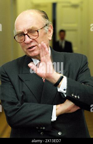 Otto Graf Lambsdorff al 18° incontro europeo tenutosi a Vienna il 4 novembre 1994. - 19941104 PD0004 - Rechteinfo: Diritti gestiti (RM) Foto Stock