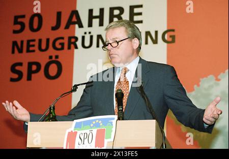 Vienna il 21 aprile 1995: Il Cancelliere federale austriaco Franz Vranitzky tiene un discorso in occasione della 50a edizione del Partito socialdemocratico austriaco. - 19950421 PD0017 - Rechteinfo: Diritti gestiti (RM) Foto Stock