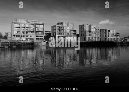 Alloggi sul fiume Trent, centro città di Nottingham, Nottinghamshire, Inghilterra, Regno Unito Foto Stock